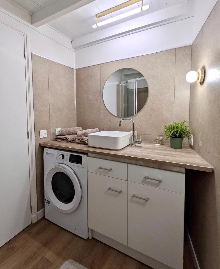 Joli Appartement De Charme Renove En Centre Ville Aubenas Eksteriør bilde